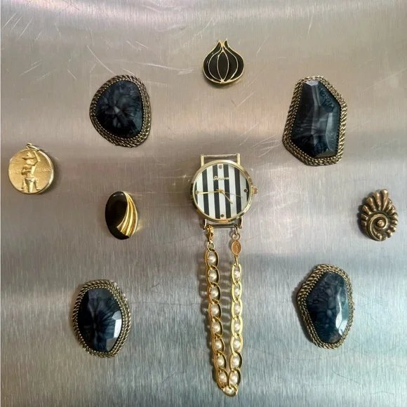 Jewelry Fridge Magnets 🖤 - Picture 4 of 4